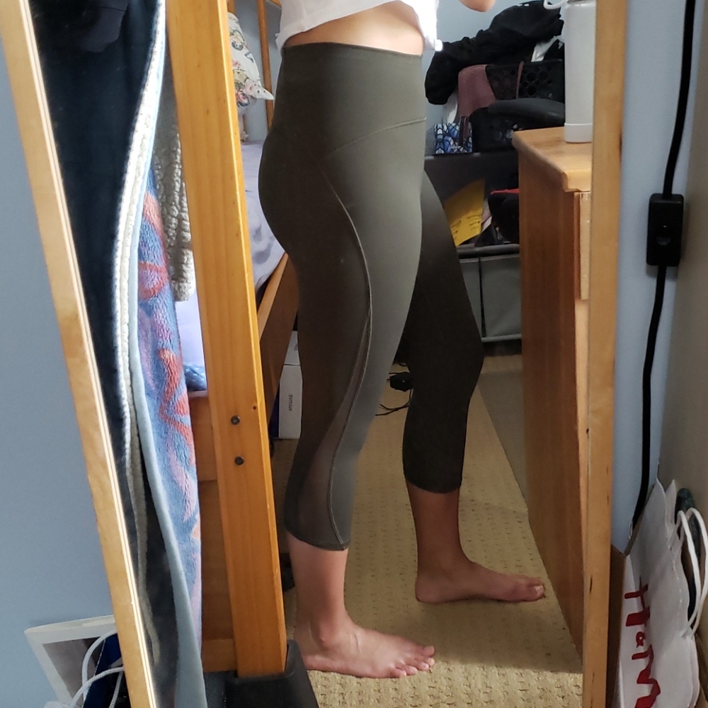 **SOLD**Lululemon Leggings - Picture 3 of 9